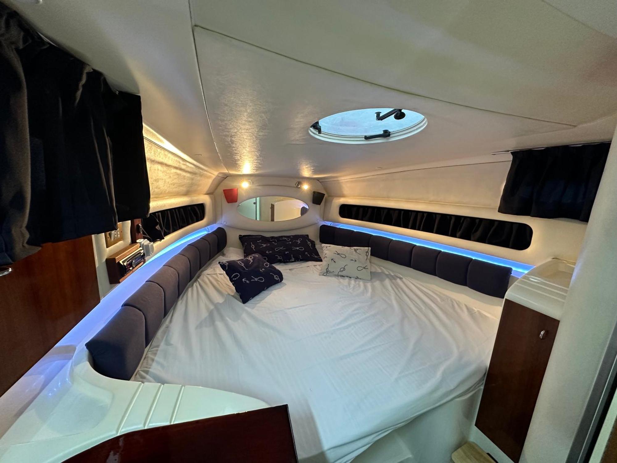 Barco Hotel en barco